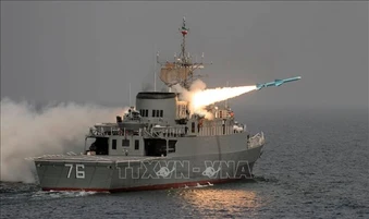 Iran đưa ra lời đe dọa quân sự trực tiếp mạnh mẽ chưa từng có với tàu Hải quân Mỹ