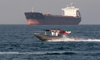 Iran gọi lệnh phong tỏa của Mỹ với Hormuz là 'hành vi cướp biển'