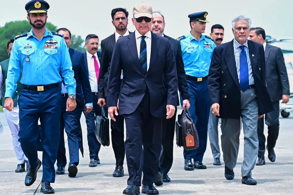 Iran huy động 265.000 cảnh sát bảo vệ lễ tang cố Lãnh tụ Khamenei Iran huy động 265.000 cảnh sát bảo vệ lễ tang cố Lãnh tụ Khamenei