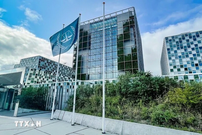 Iran kiện Mỹ lên ICC vì tấn công cơ sở hạt nhân, áp đặt lệnh trừng phạt và đe dọa dùng vũ lực Iran kiện Mỹ lên ICC vì tấn công cơ sở hạt nhân, áp đặt lệnh trừng phạt và đe dọa dùng vũ lực
