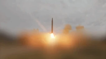 Iran lần đầu phóng tên lửa hạng nặng Sejjil vào Israel