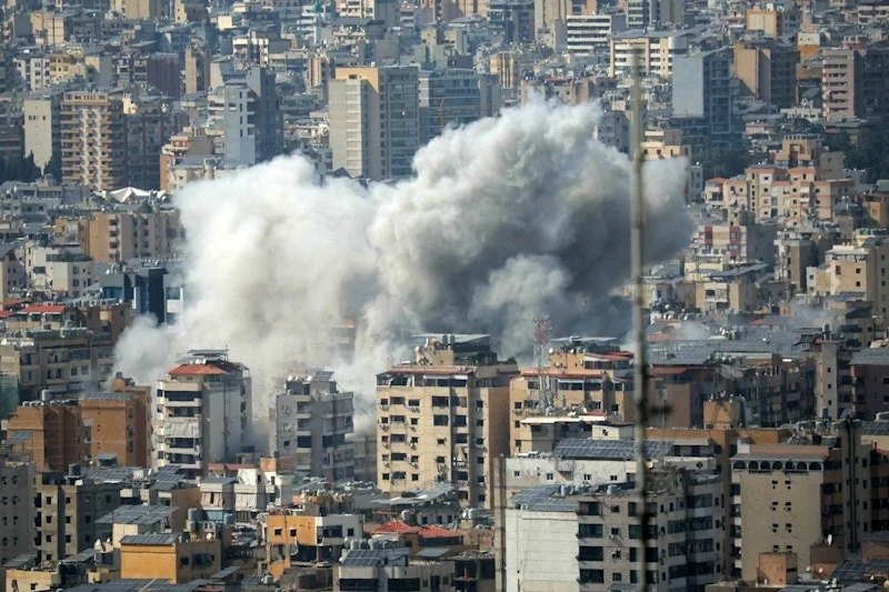 Iran lên tiếng việc Mỹ cứu phi công; Ông Trump kể chi tiết 7 tiếng chiến dịch; Tehran đánh rát loạt mục tiêu Israel, UAE, Bahrain, Kuwait