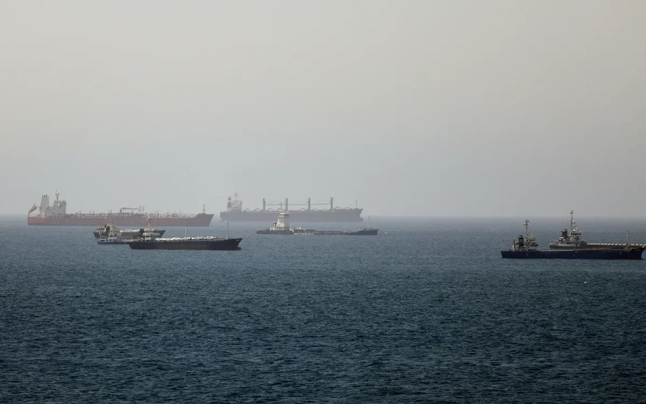 Iran miễn phí quá cảnh eo biển Hormuz trong 60 ngày Iran miễn phí quá cảnh eo biển Hormuz trong 60 ngày