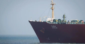 Iran mở cửa cho tàu nước nào qua eo biển Hormuz khi chiến sự leo thang?