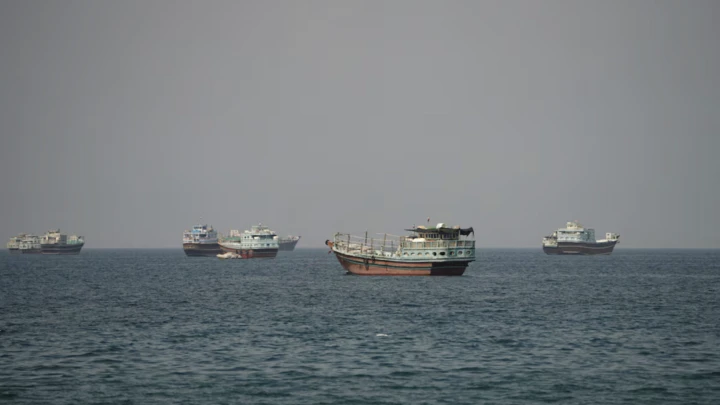 Iran nã đạn vào siêu tàu dầu thứ 3 tại eo biển Hormuz Iran nã đạn vào siêu tàu dầu thứ 3 tại eo biển Hormuz