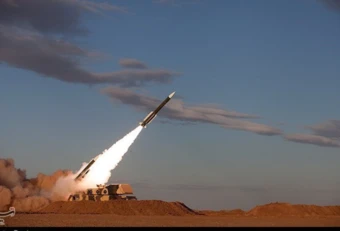 Iran nã tên lửa vào Kuwait, Bahrain sau đòn không kích mới của Mỹ