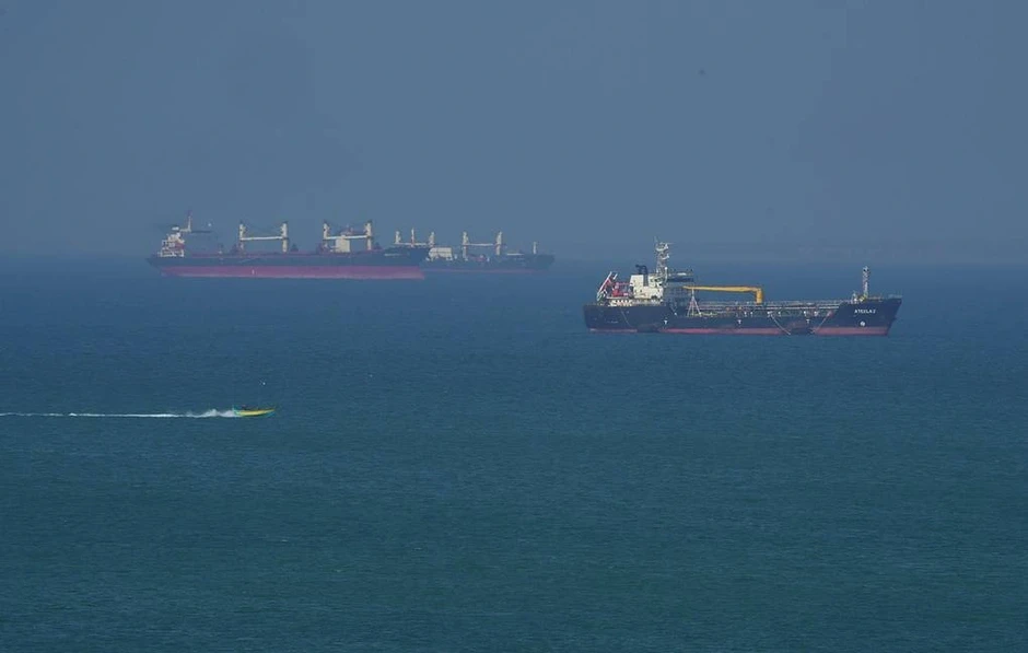 Iran nêu điều kiện cho phép lưu thông ổn định qua eo biển Hormuz