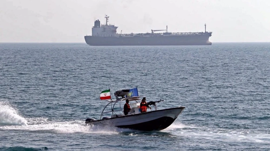 Iran nêu điều kiện để các tàu đi qua eo biển Hormuz Iran nêu điều kiện để các tàu đi qua eo biển Hormuz