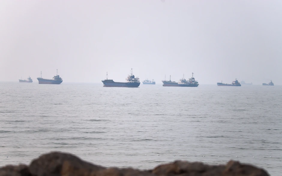 Iran nêu điều kiện mở lại eo biển Hormuz