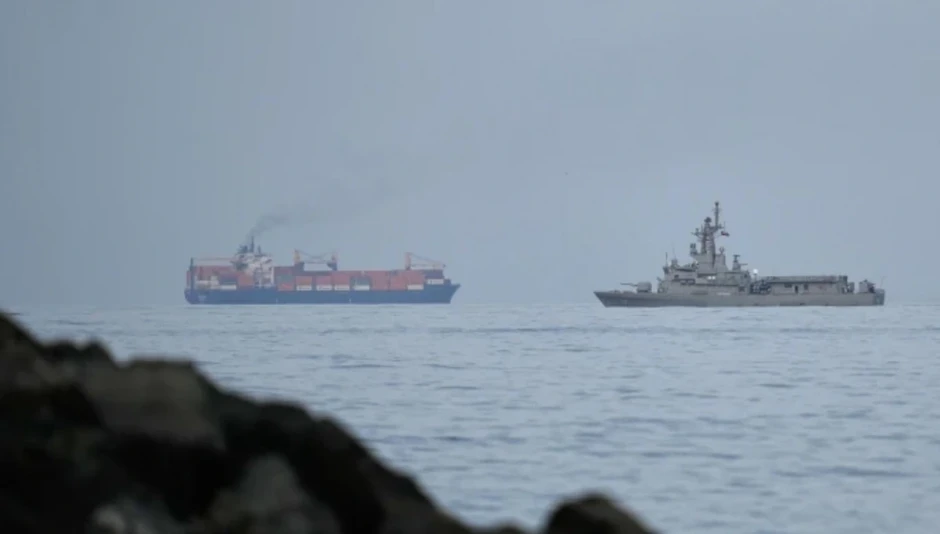 Iran nói eo biển Hormuz vẫn mở cho tàu thuyền của các nước, trừ "kẻ thù" Iran nói eo biển Hormuz vẫn mở cho tàu thuyền của các nước, trừ "kẻ thù"