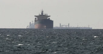Iran nói quyết thực thi quyền kiểm soát eo biển Hormuz, dọa đáp trả nếu tàu không tuân thủ