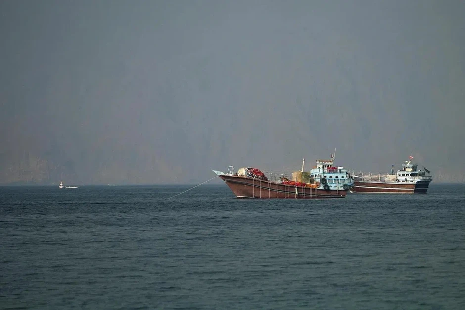 Iran, Oman lần đầu họp bàn về quản lý eo biển Hormuz Iran, Oman lần đầu họp bàn về quản lý eo biển Hormuz