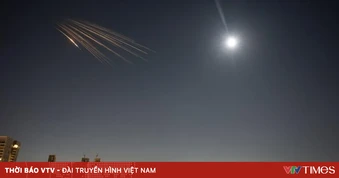 Iran phóng loạt tên lửa lớn nhất vào Israel
