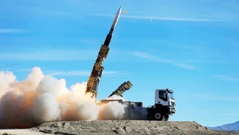 Iran phóng tên lửa đáp trả Israel