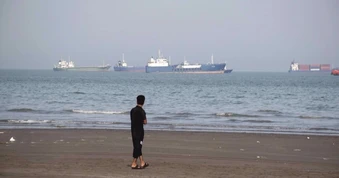 Iran ra cảnh báo mới về eo biển Hormuz