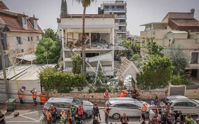 Iran ra quyết định quan trọng về eo biển Hormuz; Tehran và Washington ráo riết tìm kiếm phi công Mỹ; Cơ sở hạt nhân của Iran liên tục bị nhắm mục tiêu Iran ra quyết định quan trọng về eo biển Hormuz; Tehran và Washington ráo riết tìm kiếm phi công Mỹ; Cơ sở hạt nhân của Iran liên tục bị nhắm mục tiêu