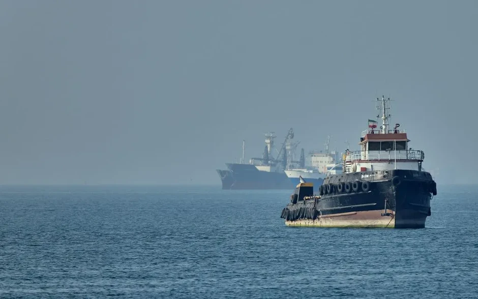 Iran siết kiểm soát tàu qua eo biển Hormuz
