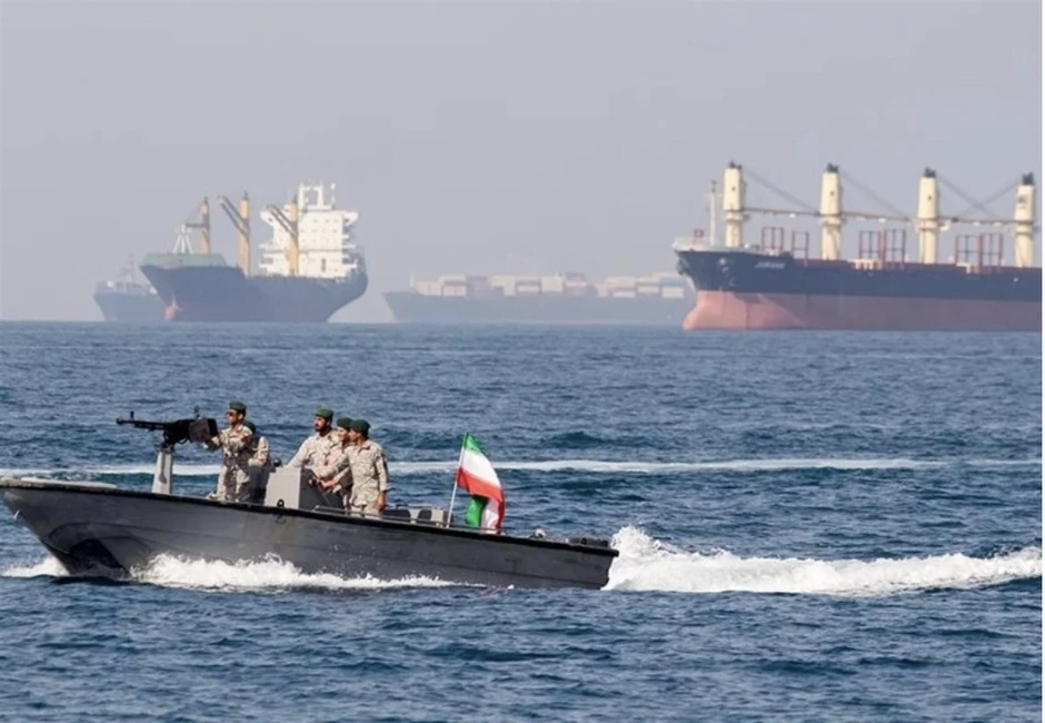 Iran suýt nổ súng vào tàu quét thủy lôi của Mỹ ở eo biển Hormuz Iran suýt nổ súng vào tàu quét thủy lôi của Mỹ ở eo biển Hormuz