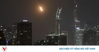 Iran tấn công dữ dội vào Israel và các nước vùng Vịnh