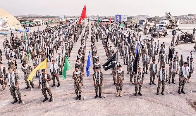 Iran tiếp tục tuyên bố không mở lại eo biển Hormuz nếu Mỹ còn đe dọa Iran tiếp tục tuyên bố không mở lại eo biển Hormuz nếu Mỹ còn đe dọa