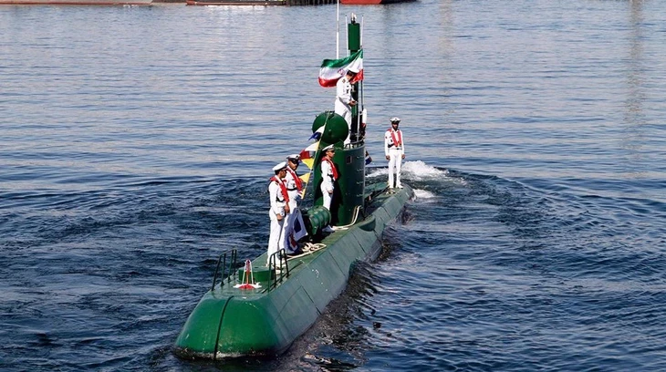 Iran triển khai tàu ngầm mini, lập 'lá chắn vô hình' bảo vệ eo biển Hormuz Iran triển khai tàu ngầm mini, lập 'lá chắn vô hình' bảo vệ eo biển Hormuz