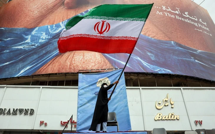 Iran triển khai tàu ngầm mini, lập 'lá chắn vô hình' bảo vệ eo biển Hormuz Iran triển khai tàu ngầm mini, lập 'lá chắn vô hình' bảo vệ eo biển Hormuz