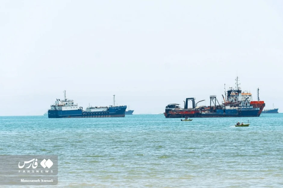 Iran tung chùm ảnh tàu chở hàng mắc kẹt ở eo biển Hormuz Iran tung chùm ảnh tàu chở hàng mắc kẹt ở eo biển Hormuz