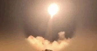 Iran tung sức mạnh tổng lực, trút “mưa đạn” tấn công mục tiêu Mỹ - Israel