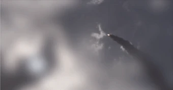Iran tung video 'nã' hơn 40 tên lửa vào các mục tiêu Mỹ và Israel