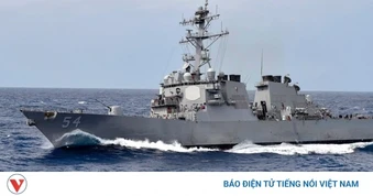 Iran tuyên bố bắn cảnh cáo tàu chiến Mỹ
