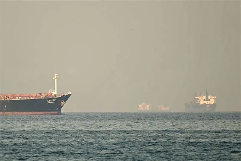 Iran tuyên bố bắn trúng tàu có liên hệ với Israel tại eo biển Hormuz Iran tuyên bố bắn trúng tàu có liên hệ với Israel tại eo biển Hormuz