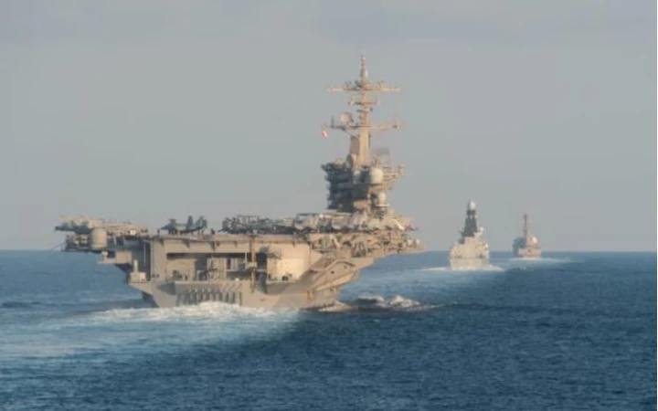 Iran tuyên bố bắn trúng tàu có liên hệ với Israel tại eo biển Hormuz Iran tuyên bố bắn trúng tàu có liên hệ với Israel tại eo biển Hormuz