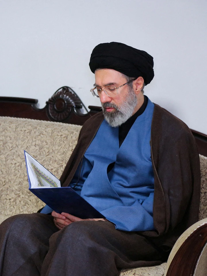 Iran tuyên bố lãnh tụ tối cao vẫn khỏe mạnh, đang điều hành đất nước Iran tuyên bố lãnh tụ tối cao vẫn khỏe mạnh, đang điều hành đất nước