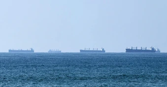 Iran tuyên bố mở cửa eo biển Hormuz "một cách hạn chế và có kiểm soát"