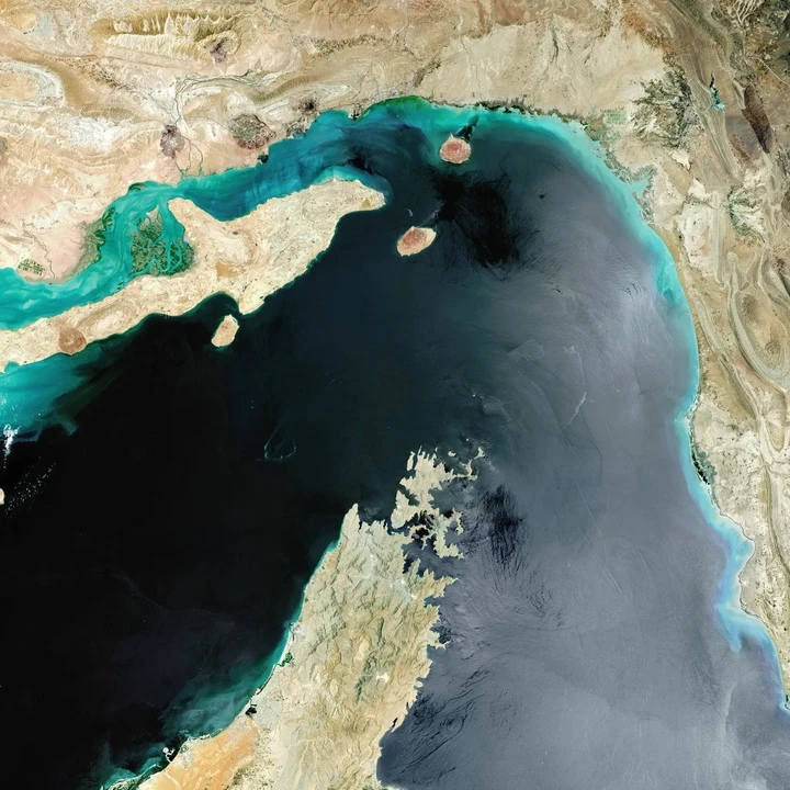 Iran tuyên bố mở rộng phạm vi eo biển Hormuz gấp 10 lần Iran tuyên bố mở rộng phạm vi eo biển Hormuz gấp 10 lần