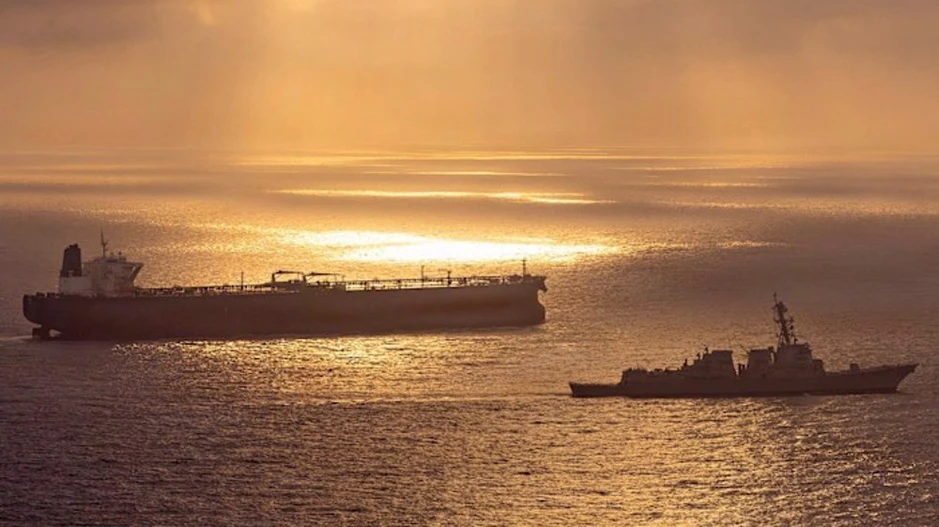 Iran tuyên bố mở rộng phạm vi phòng thủ eo biển Hormuz lên 500 km Iran tuyên bố mở rộng phạm vi phòng thủ eo biển Hormuz lên 500 km