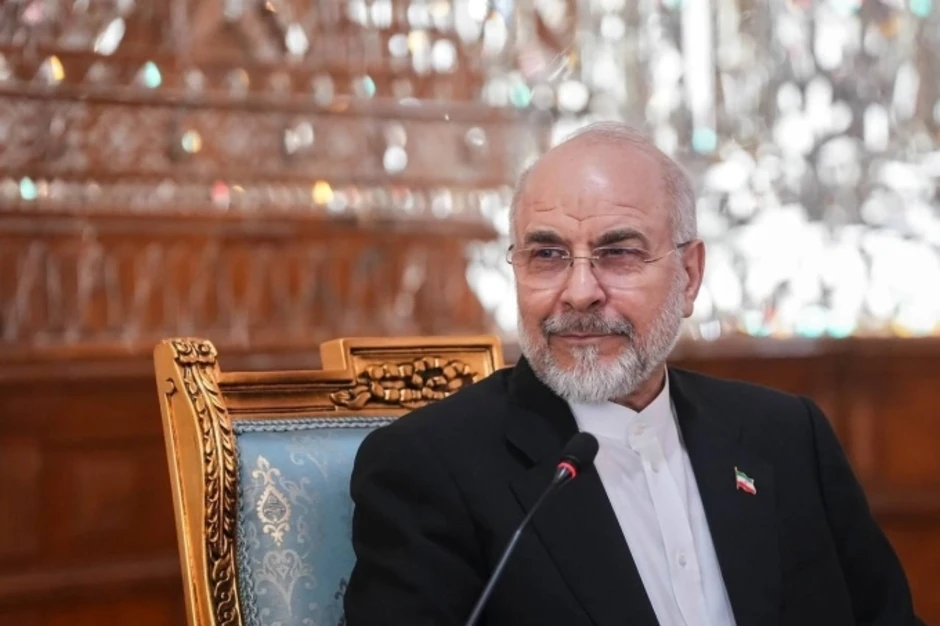 Iran tuyên bố sẵn sàng 'dạy một bài học cho kẻ gây hấn' Iran tuyên bố sẵn sàng 'dạy một bài học cho kẻ gây hấn'