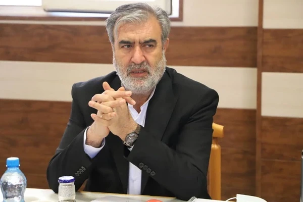Iran tuyên bố sẽ thu phí tàu từ các quốc gia "thù địch" đi qua eo biển Hormuz Iran tuyên bố sẽ thu phí tàu từ các quốc gia "thù địch" đi qua eo biển Hormuz