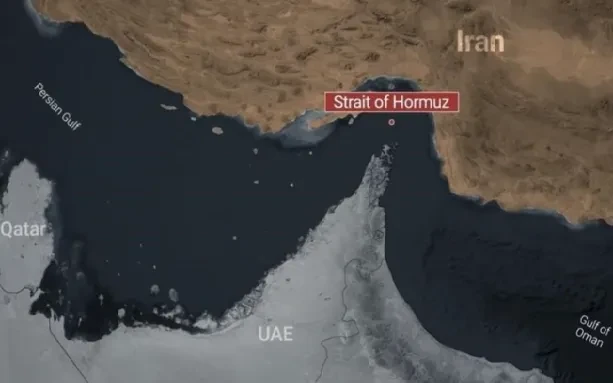 Iran tuyên bố sẽ thu phí tàu từ các quốc gia "thù địch" đi qua eo biển Hormuz Iran tuyên bố sẽ thu phí tàu từ các quốc gia "thù địch" đi qua eo biển Hormuz