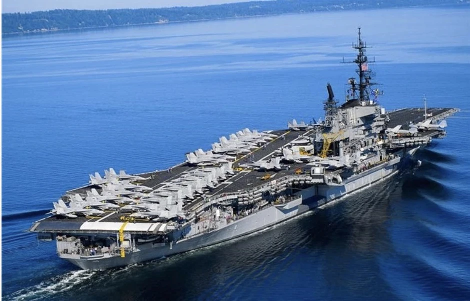 Iran tuyên bố tàu sân bay Mỹ phải rút lui do hỏa lực Iran tuyên bố tàu sân bay Mỹ phải rút lui do hỏa lực