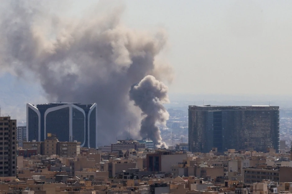 Iran tuyên bố 'thánh chiến' chống Mỹ và Israel; Thêm nhiều vụ nổ tại UAE, Qatar, Bahrain
