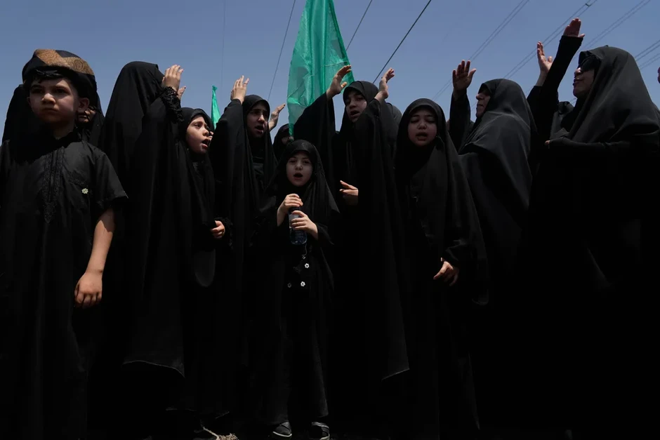 Iran tuyên bố tiếp tục quản lý hoàn toàn eo biển Hormuz Iran tuyên bố tiếp tục quản lý hoàn toàn eo biển Hormuz