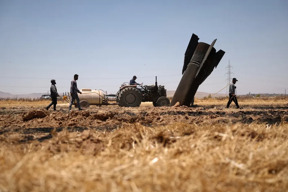 Iran và Israel dừng không kích lẫn nhau Iran và Israel dừng không kích lẫn nhau