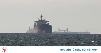 Iran xem xét áp phí quá cảnh đối với các tàu thuyền qua eo biển Hormuz