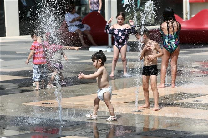 Israel bước vào đợt nắng nóng cực đoan, nhiệt độ nhiều nơi lên gần 50°C Israel bước vào đợt nắng nóng cực đoan, nhiệt độ nhiều nơi lên gần 50°C