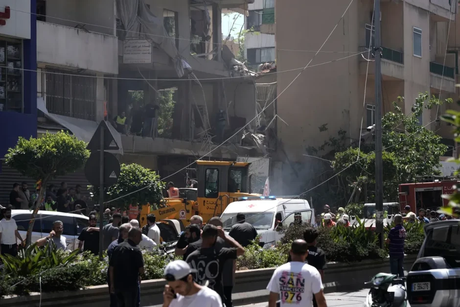 Israel không kích ngoại ô thủ đô Beirut Israel không kích ngoại ô thủ đô Beirut