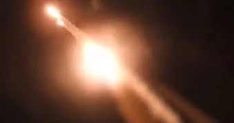 Israel không kích trả đũa, nổ lớn rung chuyển Iran