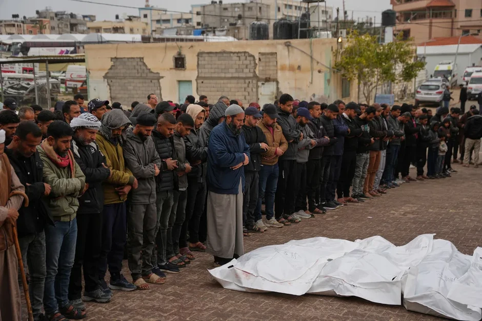 Israel không kích vào 2 trạm kiểm soát của cảnh sát Gaza, khiến 6 người thiệt mạng Israel không kích vào 2 trạm kiểm soát của cảnh sát Gaza, khiến 6 người thiệt mạng