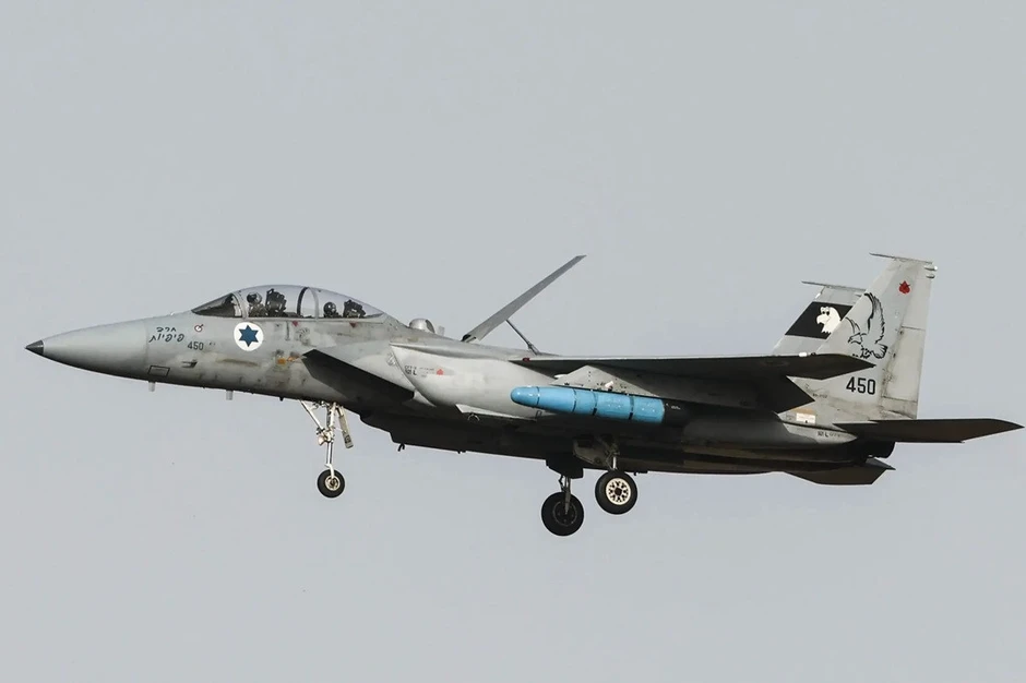 Israel lên tiếng sau khi không kích căn cứ quân sự ở Syria Israel lên tiếng sau khi không kích căn cứ quân sự ở Syria