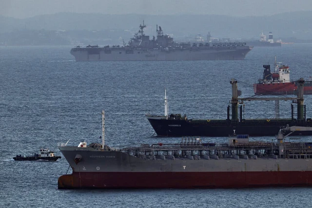 Israel rúng động, lực lượng ẩn sau Iran chính thức tham chiến - 5 vạn quân Mỹ sẵn sàng, Nga có động thái bất ngờ Israel rúng động, lực lượng ẩn sau Iran chính thức tham chiến - 5 vạn quân Mỹ sẵn sàng, Nga có động thái bất ngờ